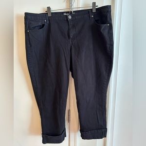 Style & Co black cotton capri pants, size 20W.